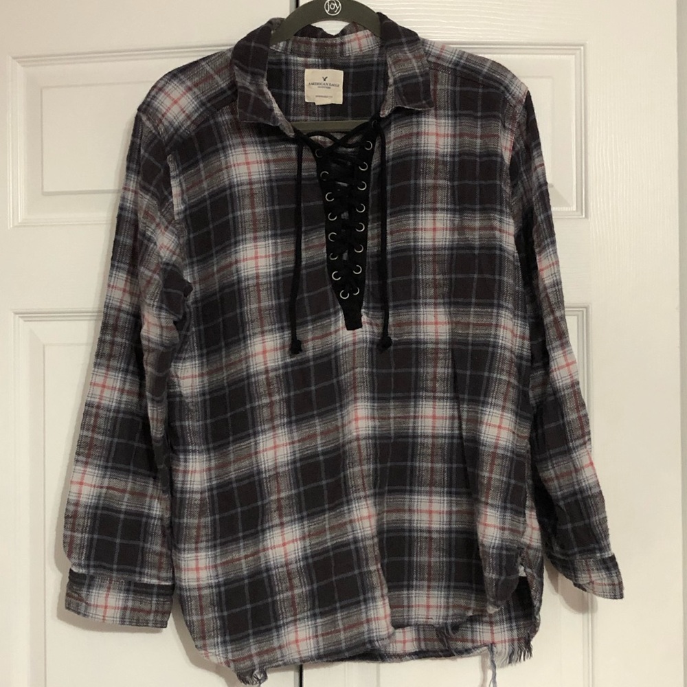 American Eagle Lace Up Has oversized flannel